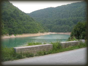 Rukavac Zlatarskog jezera, put od kokinog Broda ka Novoj Varoši